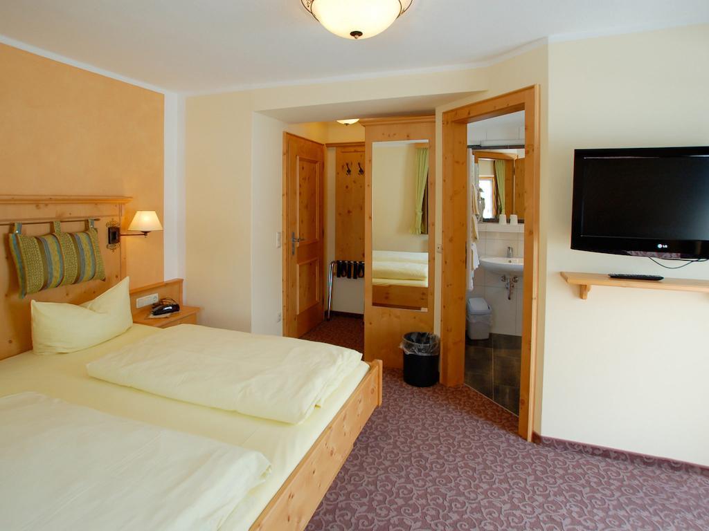 Hotel Gebirgshaeusl Engedey 客房 照片